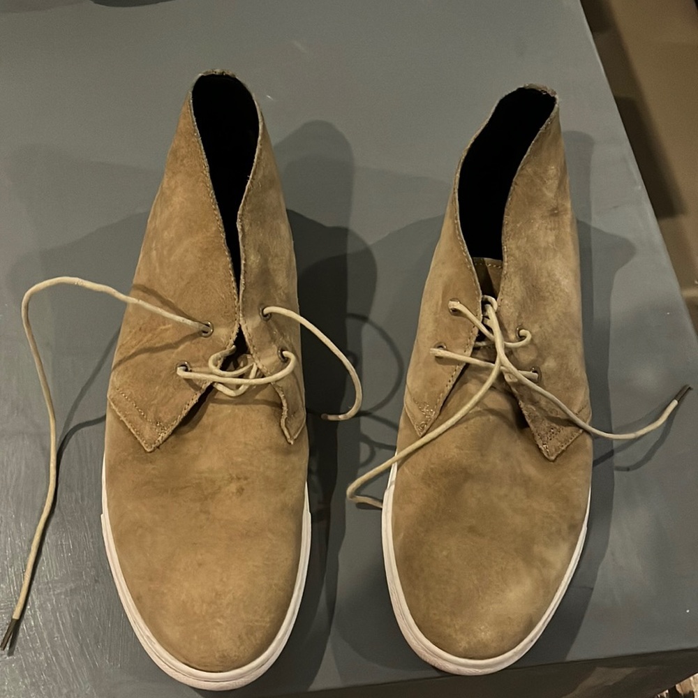 Classic style boot
